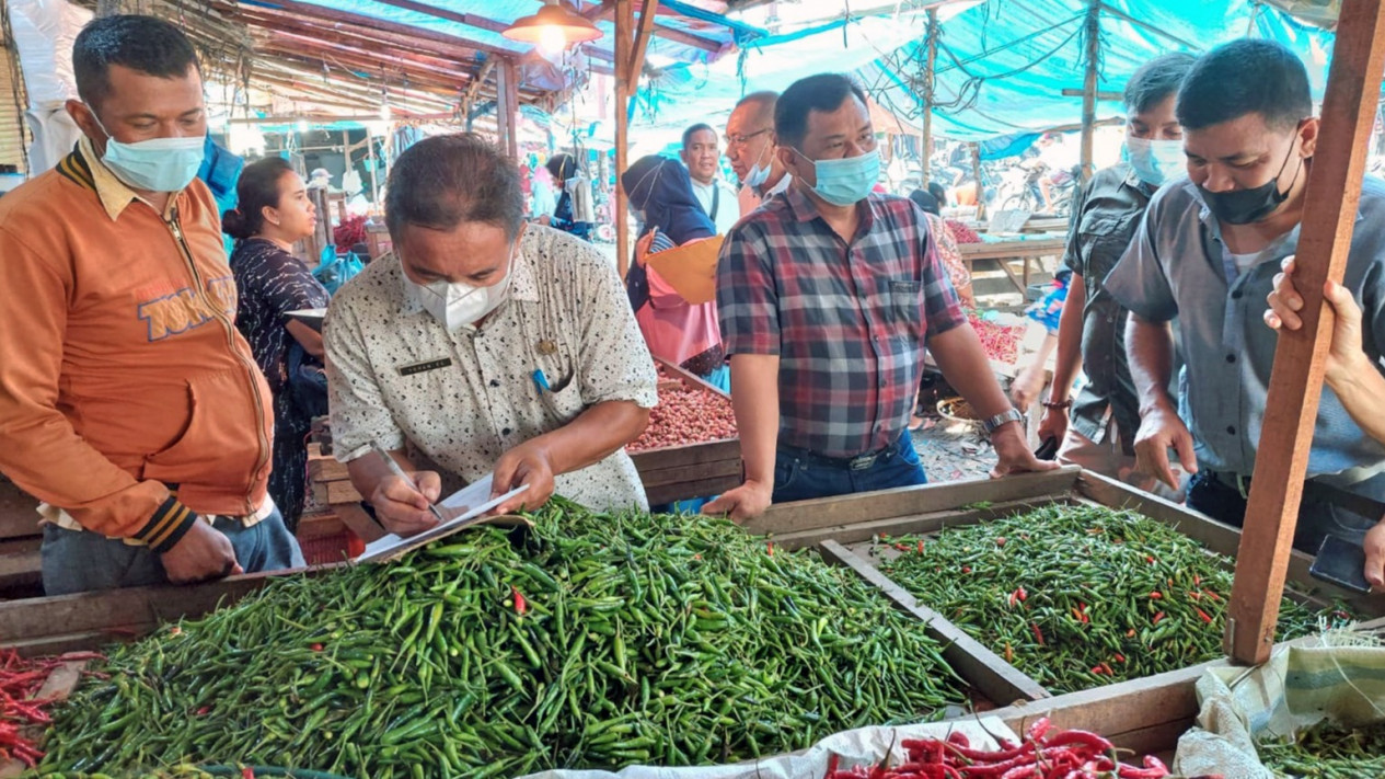 Jelang Tahun Baru, Harga Bahan Pokok di Langkat Naik
            - galeri foto
