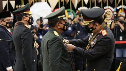 Kapolri Sematkan Bintang Bhayangkara Pratama ke-16 Perwira Tinggi Polri