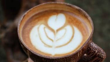 Kopi Bathok, Saat Gaya Hidup Millennial dan Tradisi Leluhur Bertemu di Dalam Cangkir