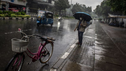 BMKG Prakirakan Sebagian Kota Besar Hujan Saat Malam Tahun Baru