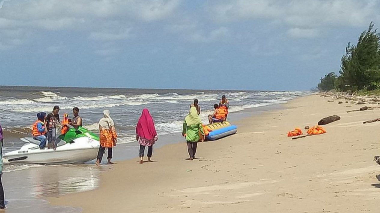 Mau Wisata Tahun Baru ke Pantai Ujung Pandaran Wajib Vaksin
            - galeri foto