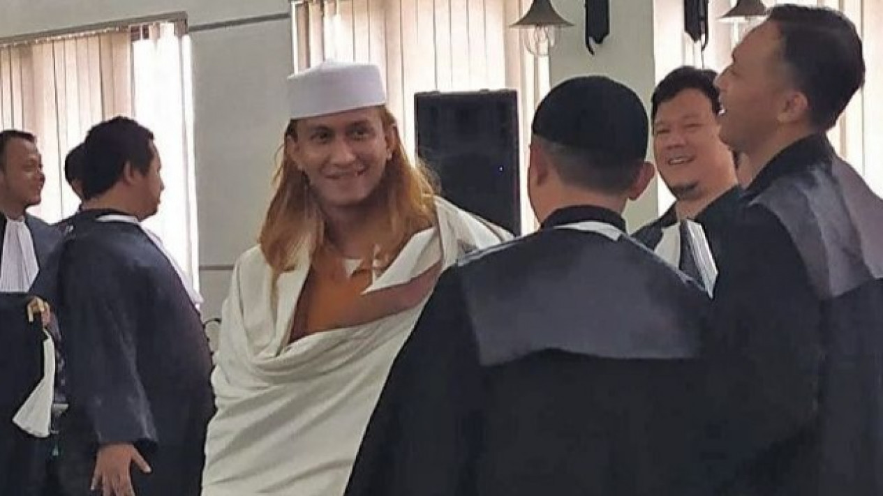 Bahar Smith Terjerat 2 Laporan Ujaran Kebencian, Salah Satunya Terkait KSAD Dudung Abdurachmann
            - galeri foto