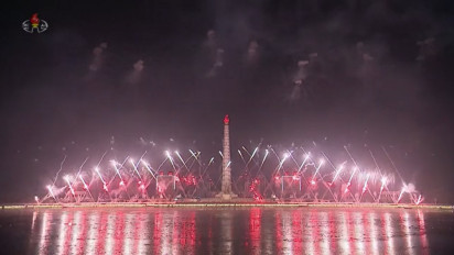 Perayaan Tahun Baru di Sejumlah Negara Asia Berlangsung Meriah di Tengah Merebaknya Omicron