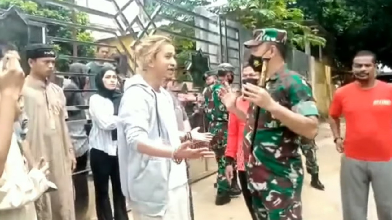 Danrem Brigjen TNI Achmad Fauzi Datangi Habib Bahar Smith, Fadli Zon: Melewati Batas
            - galeri foto