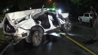 Mobil Tabrak Pembatas Jalan di Tol Ngawi , Dua Tewas dan 2 Terluka