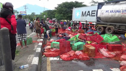 Kecelakaan Beruntun 4 Truk dan 2 Motor di Salatiga, Satu Tewas