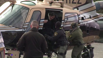 Dua Kereta Gantung Terhenti Karena Kabel Membeku di AS