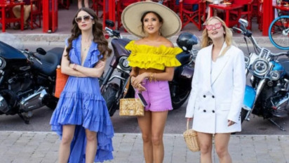 Menteri Kebudayaan Ukraina Kritik Serial “Emily in Paris”