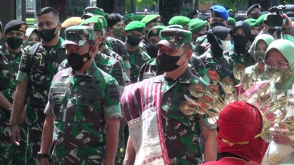 Kunjungi Makodam 1/BB, KSAD Dudung: TNI Harus Membantu Pemerintah  dalam Pemulihan Ekonomi