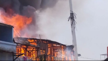 Kebakaran 14 Rumah di Rawa Buaya Cengkareng Jakbar Diduga Akibat Korsleting Kipas Angin