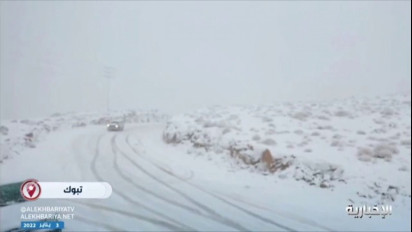 Fenomenal, Hujan Salju Terjadi di Kawasan Pegunungan Kota Tabuk Arab Saudi