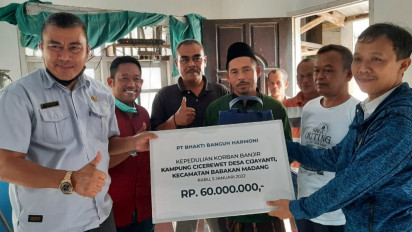 Korban Banjir Cijayanti Dapat Bantuan, Pengembang Janjikan Normalisasi Sungai