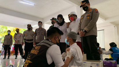 Cegah Penyebaran Covid-19 di Kalangan Generasi Muda, Vaksinasi Anak Merdeka Digelar di Pondok Pesantren