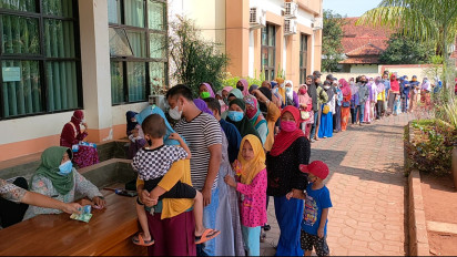 Operasi Pasar Minyak Goreng di Kabupaten Pekalongan, Satu Jam Langsung Ludes
