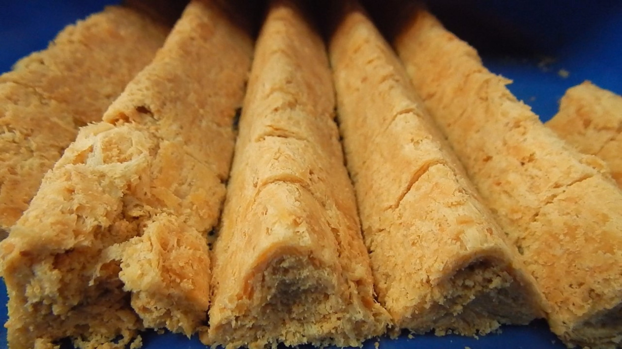 Si Manis Renyah Enting-enting Gepuk, Pas Dinikmati Sambil Ngopi
            - galeri foto