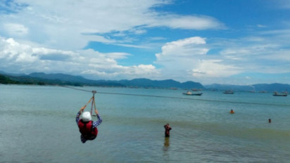 Tes Adrenalin, Yuk Coba Flying Fox di Pantai Cikembang, Sukabumi