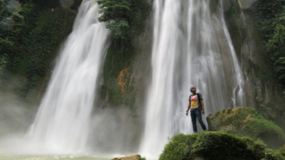 Pesona Air Terjun Cikaso di Sukabumi, Serasa Berpetualang di Hutan Amazon