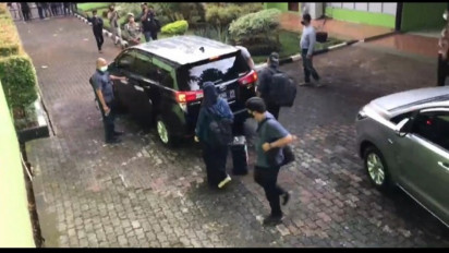 Penyidik KPK Geledah Kantor Dinas Wali Kota Bekasi