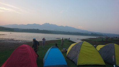 Menikmati Keindahan Waduk Seloromo Gembong dengan Pemandangan Pegunungan Muria