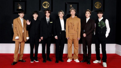 BTS dan IU Boyong Penghargaan Tertinggi  Golden Disc Awards