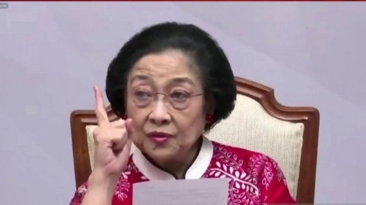 Megawati Soekarnoputri Kritisi Kenaikan Harga Bahan Pokok
            - galeri foto