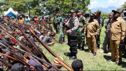Bupati Jayawijaya dan Bupati Lanny Jaya Temui Warga yang Bertikai Untuk Akhiri Perang Suku