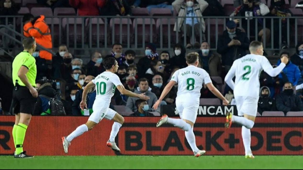 Elche Berhasil Keluar dari Zona Degradasi Liga Spanyol Usai Bungkam Espanyol 2-1
            - galeri foto