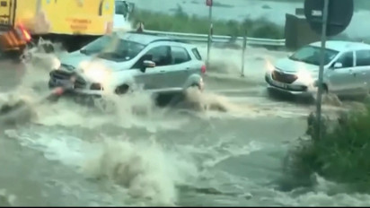 Banjir Landa Kota London Timur Pesisir Timur Afrika Selatan Tewaskan 10 Orang dan Rusak Ratusan Rumah