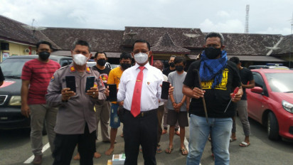 Tim Gabungan Resmob Blora dan Pekalongan Berhasil Bekuk 4 Tersangka Pembobol Konter HP