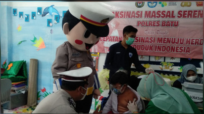 Kejar Target Pembelajaran Tatap Muka 100 Persen, Polres Batu Jawa Timur Percepat Vaksinasi Anak Usia 6-11 Tahun