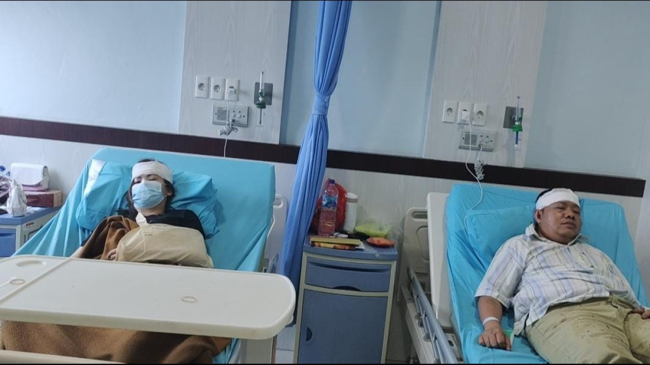 Gara-gara Masalah Sepele, Pasutri Sekarat Dipukuli Tetangga Pakai Besi di Medan
            - galeri foto