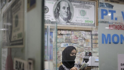 Rupiah Ditutup Melemah ke Posisi Rp14.324 per Dolar AS