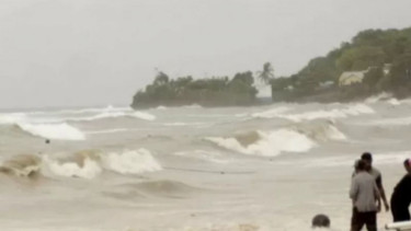 BMKG Minta Waspadai Gelombang Tinggi di 5 Titik Perairan NTT
