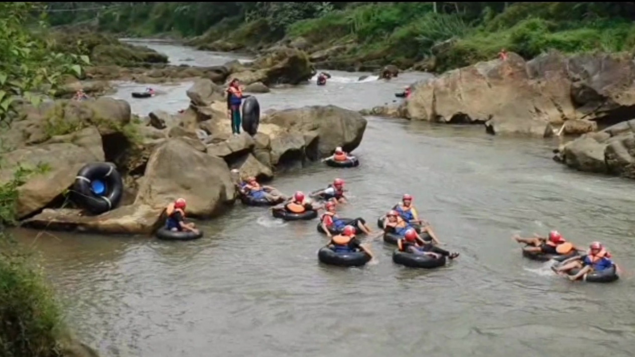 Tubing Dengan Pemandangan Memukau di Kali Klawing Onje Purbalingga
            - galeri foto