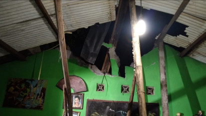 Pohon Kelapa Tumbang Timpa Rumah, 2 Warga Sleman Terluka