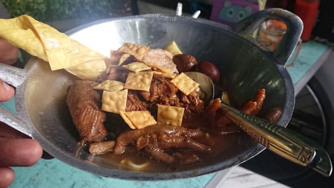 Mencicipi Mie Ayam "Sak Wajan" di Gresik, Cara Baru Menikmati Mie
            - galeri foto