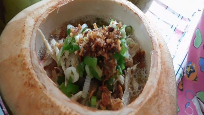 Segarnya Sroto Purbalingga dalam Sebutir Kelapa Muda