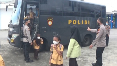 Dijemput Bus Polisi, Ratusan Siswa Ikut Vaksinasi Covid-19 di Terminal Bawen