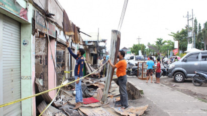 Polisi Periksa Sejumlah Pedagang, Guna Mengetahui Sebab Kebakaran 51 Kios di Pasar Bululawang Malang
