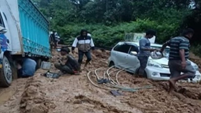 Akibat Jalan Rusak, Laka Lantas Tunggal Terjadi 3 Kali Dalam Sepekan
