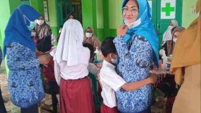 Vaksinasi Anak di Kabupaten Batang, Sebagian Anak Dikecam Ketakutan Saat Disuntik
