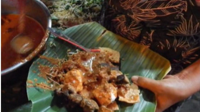 Mantapnya Pecel Sate Keong Yu Sri, Kuliner Legendaris Simpang Lima Semarang
