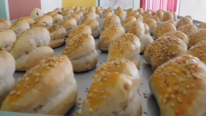 Renyahnya Toso si Kue Jadul Croissant van Purbalingga