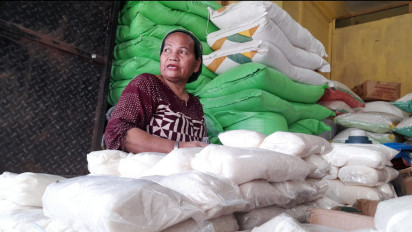 Stok Gula Pasir dan Minyak Goreng di Bulog Kosong Harga di Pasar Mulai Merangkak Naik