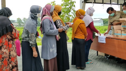 Harga Mahal, Pedagang Kaki Lima Serbu Operasi Pasar Minyak Goreng Murah