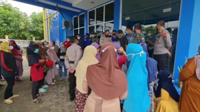Tuntut Perpanjangan Izin Melaut, Puluhan Istri Nelayan Geruduk SATWAS SDKP Pati