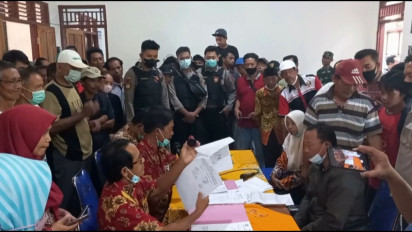 Aksi Ratusan Warga Kebumen, Tuntut Sekdes dan Kadus Mundur Karena Selingkuh