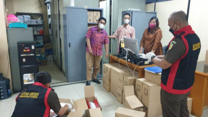 Kejati DKI Geledah Kantor Dinas Pertamanan dan Hutan Kota Jakarta