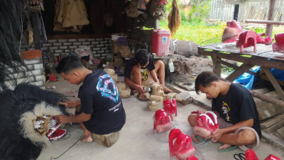 Pentas Sepi, Pelaku Seni Barong di Blora Banting Setir Bikin Kerajinan