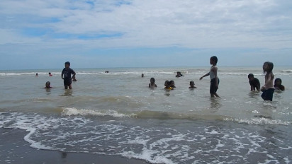 Indahnya Pantai Jungsemi, Pantai Terpanjang di Kendal